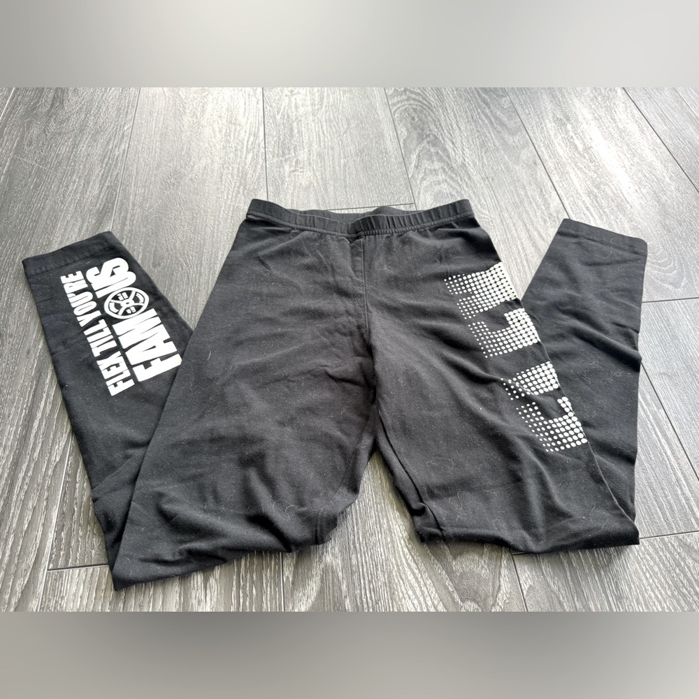 Flex till your Famous Black Graphic Leggings Size Medium